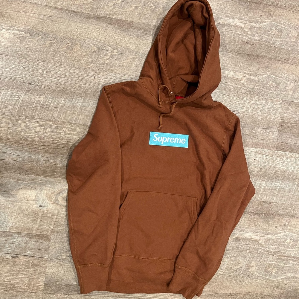 Supreme box logo